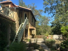 MARCIAC(32) proche: AUTHENTIQUE MOULIN SEIGNEURIAL d'EXCEPTION  des XIV-XVIIIs, caché, avec son bief baignable, 1.5 HECTARE, élégante rénovation, meublé, tennis, RARE