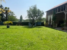 PLAISANCE DU GERS 10 min: ELEGANTE MAISON DE CARACTERE, restaurée par architecte, 320m2, 4700m2 en partie clos