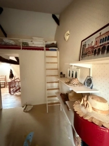 MARCIAC (32): élégante MAISON en pierre, singulière, 170m2 SANS TRAVAUX 4 chambres, salon cathedrale et autres...