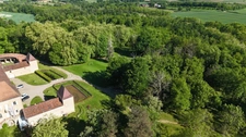 MARCIAC (32): Beautiful castle overlooking 8 hectares, ideal for public reception, events, senior residence, community, shared housing