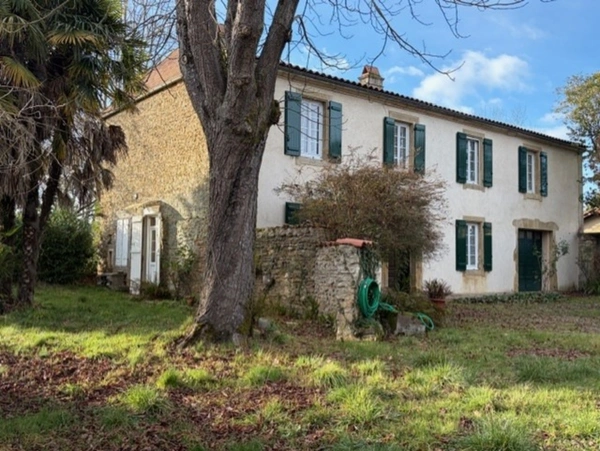 PLAISANCE DU GERS(32): MAISON BOURGEOISE avec garages et dependances , dans son jus, 190m2 sur terrain paysagé 5.000m2, au calme, 