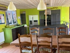 PLAISANCE (32) nearby: at the end of the road, NO NEIGHBORS, beautiful VIEW, beautiful 174m2 HOUSE, economical, ecological, on 15000m2 of flat, elevated land. 
