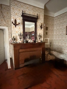 PLAISANCE du GERS proche(32): ANCIENNE PROPRIETE BOURGEOISE avec dépendances, bois, petit etang, 2 hectares,CALME, sans vis à vis,