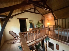 Nogaro(32) 7 km, ANCIENNE METAIRIE GASCONNE 280m2 dont 160m2 habtiables sur 4.5ha, au bout d'un long chemin, CACHEE, SANS VIS A VIS, 5 ha de bois et terres, AU CALME, dépendances, rare