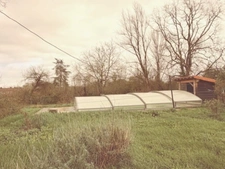 MIRANDE(32): MAISON TRADITIONNELLE 1975, 4 chambres, AU CALME, piscine couverte, 3000m2 terrain, impasse