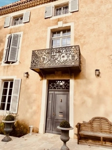 Department (32): ELEGANT 19TH CENTURY CASTLE, requiring no work, medieval foundations with moat, swimming pool, on 9100m2 enclosed garden. 