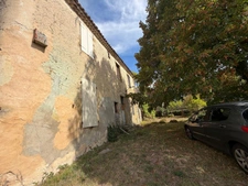  AIGNAN (32): BEL ENSEMBLE IMMOBILIER de caractere  A RENOVER 300m2 + local AVEC vitrine, jardin clos 360M2 , ideal investisseur, brocante, artiste, familles