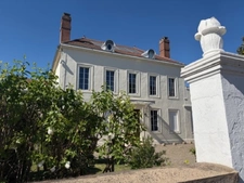 PLAISANCE DU GERS (32), ELEGANTE et HISTORIQUE MAISON BOURGEOISE, dépendances, garage, 3200m² clos et paysagé.