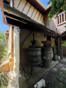 Nogaro(32) 7 km, ANCIENNE METAIRIE GASCONNE 280m2 dont 160m2 habtiables sur 4.5ha, au bout d'un long chemin, CACHEE, SANS VIS A VIS, 5 ha de bois et terres, AU CALME, dépendances, rare
