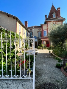 Dpt Gers (32), AIRE SUR L ADOUR proche, PROPRIETE BOURGEOISE du XIX, sans travaux, avec gite indépendant, maison de gardien, avec jardin, garage, piscine, sur les Chemins de St jacques 
