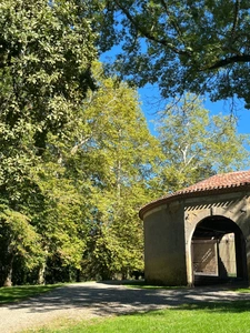 MARCIAC (32): Beautiful castle overlooking 8 hectares, ideal for public reception, events, senior residence, community, shared housing