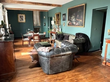 Elegant 18th-century château, requiring no work, on 1 hectare enclosed by walls, landscaped garden, chapel, orangery, outbuildings, ideal for family or events, near Pau, Lourdes, Marciac, Tarbes...