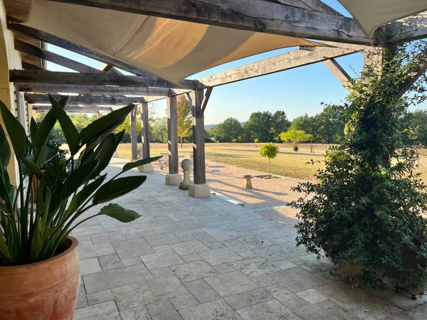 Dpt Gers (32), MARCIAC proche, ELEGANTE PROPRIETE plain-pied 4.5 Hectares piscinables, beaux volumes, belles prestations, hangar 700m2, garage
