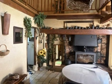 Nogaro(32) 7 km, ANCIENNE METAIRIE GASCONNE 280m2 dont 160m2 habtiables sur 4.5ha, au bout d'un long chemin, CACHEE, SANS VIS A VIS, 5 ha de bois et terres, AU CALME, dépendances, rare