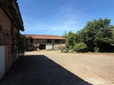  PLAISANCE (32); AUTHENTIC GASCONNE HOUSE 300M2 in its original condition, somewhat hidden, 1HA large outbuildings...