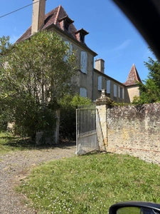 Gers (32), VERY BEAUTIFUL FAMILY CASTLE, 45HA with outbuildings, somewhat hidden, in a dominant position, a beautiful history 