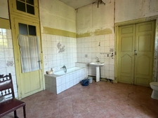 PLAISANCE du GERS proche(32): ANCIENNE PROPRIETE BOURGEOISE avec dépendances, bois, petit etang, 2 hectares,CALME, sans vis à vis,