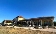 Dpt Gers (32), MARCIAC proche, ELEGANTE PROPRIETE plain-pied 4.5 Hectares piscinables, beaux volumes, belles prestations, hangar 700m2, garage