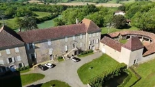 MARCIAC (32): Beautiful castle overlooking 8 hectares, ideal for public reception, events, senior residence, community, shared housing