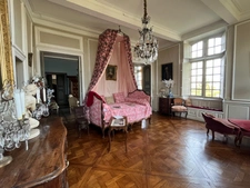 Elegant 18th-century château, requiring no work, on 1 hectare enclosed by walls, landscaped garden, chapel, orangery, outbuildings, ideal for family or events, near Pau, Lourdes, Marciac, Tarbes...