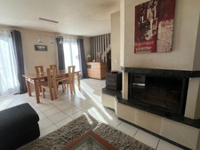 MARCIAC (32), MAISON DE CHARME de 1995, 130 m² habitables, 3200m2 terrain arboré, un peu cachée, vue, 4 chambres, grand sejour, SANS NUISANCE 