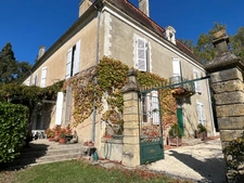Dpt (32) NOGARO nearby, ELEGANT NOTABLES' HOUSE, economical, from the 19th century, 600M2, centuries-old park, U-shaped outbuildings, 11 ha, no work required, 