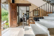 UZES(30): élégante MAISON BOURGEOISE, au cœur de UZES, au calme, jardin, piscine, intimité préservée