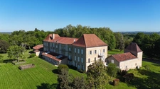 MARCIAC (32): Beautiful castle overlooking 8 hectares, ideal for public reception, events, senior residence, community, shared housing