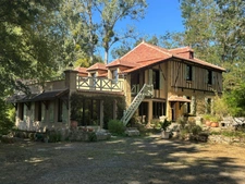 MARCIAC(32) proche: AUTHENTIQUE MOULIN SEIGNEURIAL d'EXCEPTION  des XIV-XVIIIs, caché, avec son bief baignable, 1.5 HECTARE, élégante rénovation, meublé, tennis, RARE