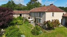 PLAISANCE DU GERS-MARCIAC, AUTHENTIQUE PROPRIETE RURALE 2 hecatares, sans voisin, sans vis à vis, un peu cachée et pourtant avec une jolie vue sur coteaux gascons