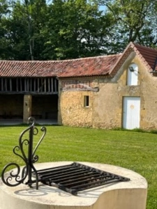 MARCIAC (32): Beautiful castle overlooking 8 hectares, ideal for public reception, events, senior residence, community, shared housing