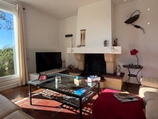 AIGNAN(32) : ELEGANTE MAISON TRADITIONNELLE  des années 80, SANS TRAVAUX, 150m2 habitables, bien située à AIGNAN, sur 2.000m2, les commerces A PIED !