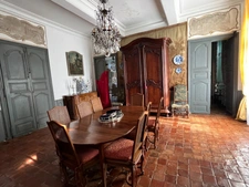Elegant 18th-century château, requiring no work, on 1 hectare enclosed by walls, landscaped garden, chapel, orangery, outbuildings, ideal for family or events, near Pau, Lourdes, Marciac, Tarbes...