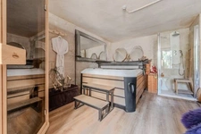 UZES(30): élégante MAISON BOURGEOISE, au cœur de UZES, au calme, jardin, piscine, intimité préservée