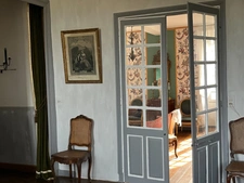 Elegant 18th-century château, requiring no work, on 1 hectare enclosed by walls, landscaped garden, chapel, orangery, outbuildings, ideal for family or events, near Pau, Lourdes, Marciac, Tarbes...
