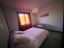 MARCIAC (32), MAISON DE CHARME de 1995, 130 m² habitables, 3200m2 terrain arboré, un peu cachée, vue, 4 chambres, grand sejour, SANS NUISANCE 
