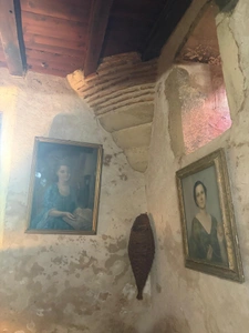 MARCIAC (32): Former seigniory, beautiful 14th-century castle on +3hectares, hidden at the end of the road, no neighbors, in the countryside, 500m2 of living space, heated swimming pool, discover the 