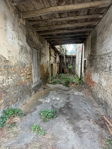  AIGNAN (32): BEL ENSEMBLE IMMOBILIER de caractere  A RENOVER 300m2 + local AVEC vitrine, jardin clos 360M2 , ideal investisseur, brocante, artiste, familles