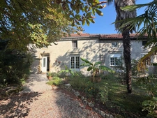 PLAISANCE(32) du Gers: AUTHENTIQUE LONGERE XVIIIs de 240m2, 4chambres, sur jardin paysagé clos de 2.500m2 et piscine hors sol, possibilité de chambres d hotes et/ou petit gîte ou accueil d'un parent,