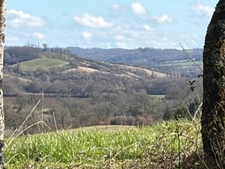 PLAISANCE (32) nearby: at the end of the road, NO NEIGHBORS, beautiful VIEW, beautiful 174m2 HOUSE, economical, ecological, on 15000m2 of flat, elevated land. 