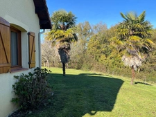 MARCIAC (32), MAISON DE CHARME de 1995, 130 m² habitables, 3200m2 terrain arboré, un peu cachée, vue, 4 chambres, grand sejour, SANS NUISANCE 