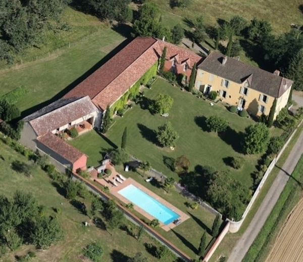 PLAISANCE DU GERS(32): élégante PROPRIETE DE CHARME et de CARACTERE XVIII-XIXs, 3,5hectares, près de Plaisance et Marciac, SANS TRAVAUX, sans vis à vis, au calme , VUE sur les coteaux, piscine