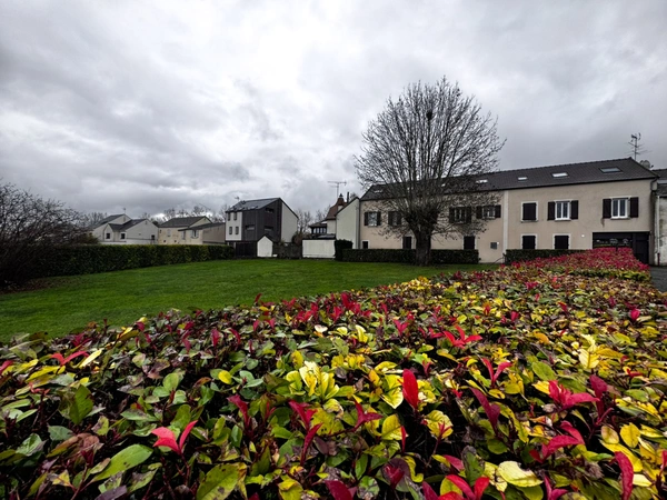 Immeuble de rapport de 10 appartements rénovés à vendre à FRESNES SUR MARNE (77)