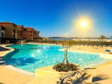 APPARTEMENT T2 TERRASSE + PARKING + PISCINE / 100M PLAGES  à vendre SIX-FOURS-LES-PLAGES (83)