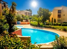 APPARTEMENT T2 + PARKING + PISCINE à vendre SIX-FOURS-LES-PLAGES (83)