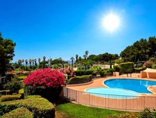 APPARTEMENT T2 + PARKING + PISCINE à vendre SIX-FOURS-LES-PLAGES (83)
