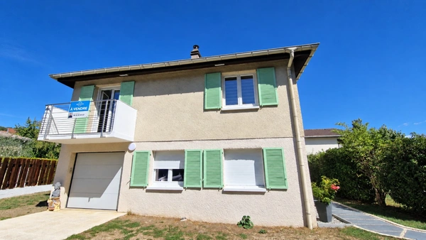 MAISON INDIVIDUELLE RÉNOVÉE 110 M2 F4 AVEC JARDIN / GARAGE / TERRASSE ET BALCON