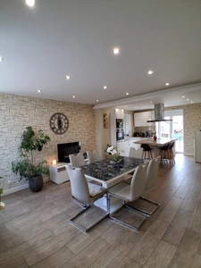 Maison rénovée PLAIN PIED F5 DE 110 M2 JARDIN TERRASSE