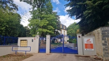 Appartement F3 duplex rénové 2 parkings privatifs environnement privilégié