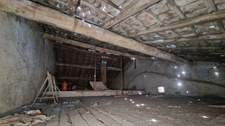 Maison de village F4 à rénover de 90 M2 avec jardin / parking et dépendance